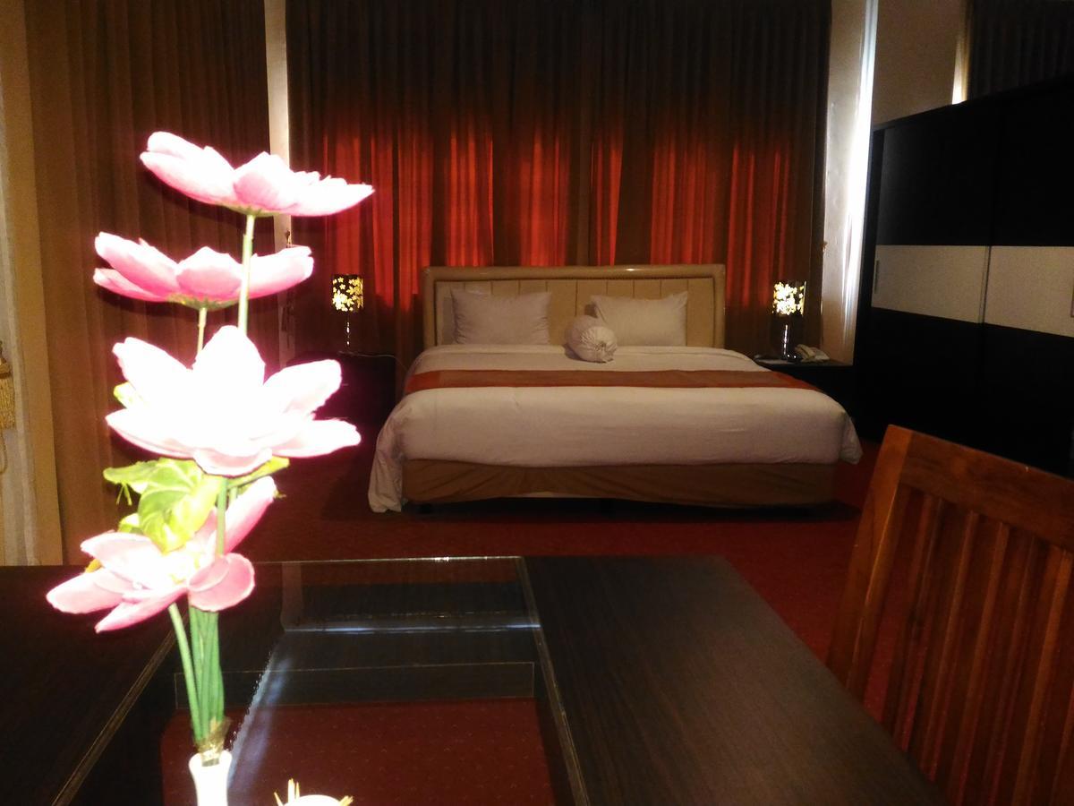 Grand Royal Taliwang Hotel Kültér fotó