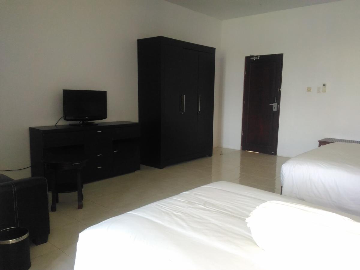 Grand Royal Taliwang Hotel Szoba fotó
