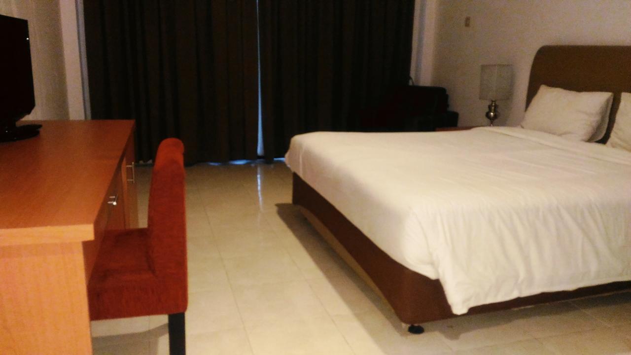 Grand Royal Taliwang Hotel Szoba fotó
