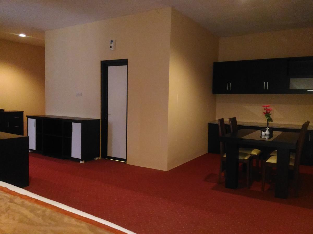 Grand Royal Taliwang Hotel Szoba fotó