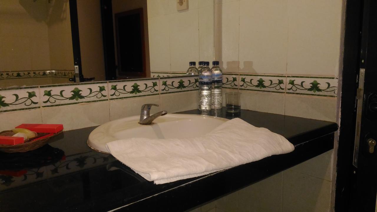 Grand Royal Taliwang Hotel Szoba fotó